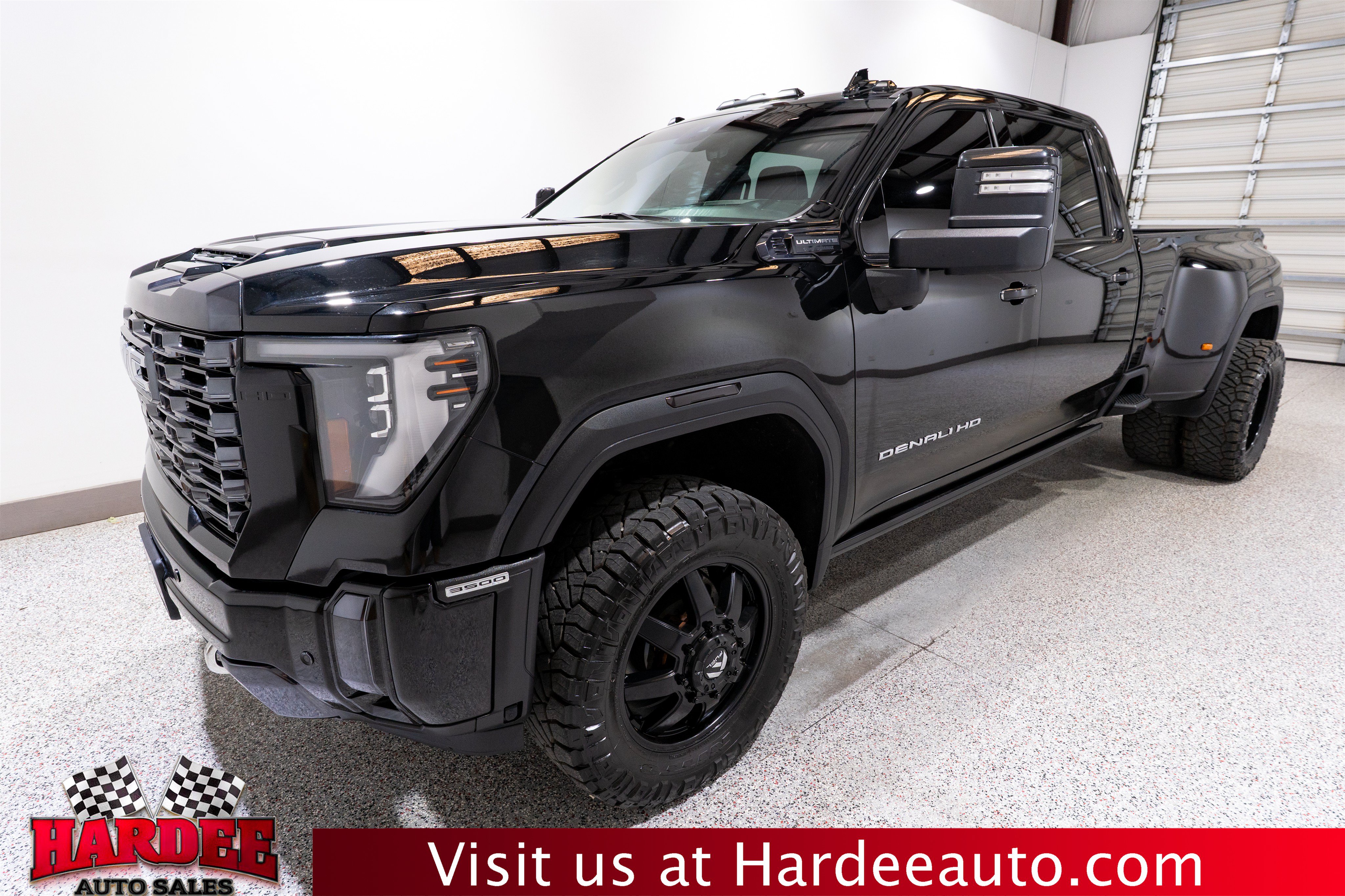 Used 2024 GMC Sierra 3500 Denali Ultimate AWD/4WD image 2