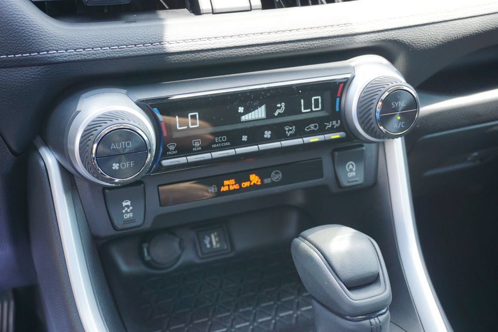 Used 2025 Toyota RAV4 XLE w/ Convenience Package FWD image 20
