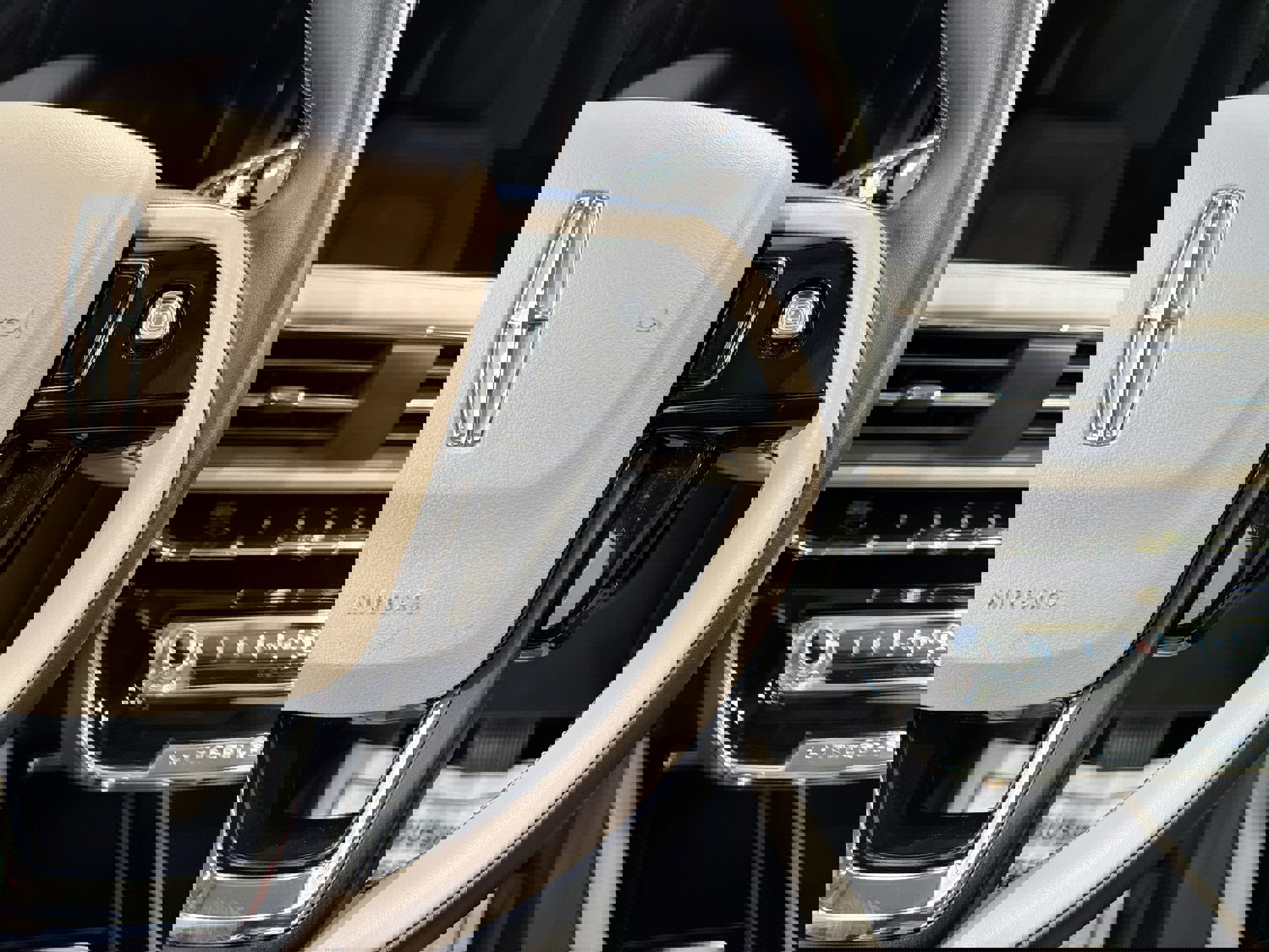 Used 2025 Lincoln Corsair Reserve w/ Equipment Group 202A image 15