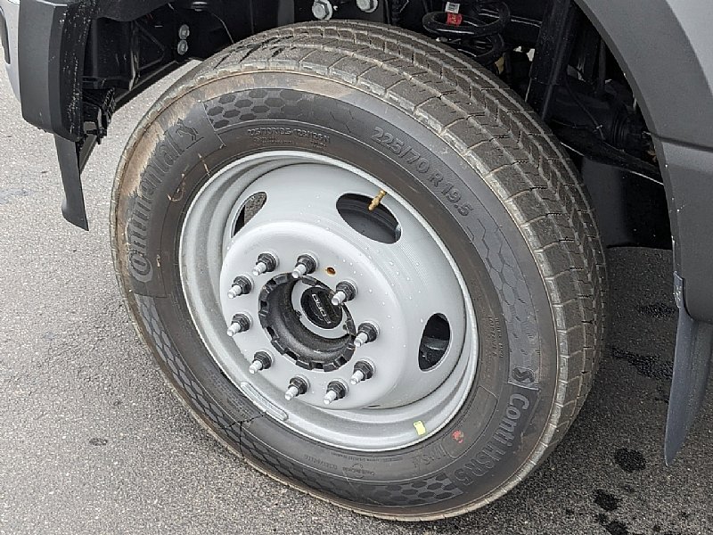 New 2025 Ford F550 4x4 Regular Cab Super Duty image 11