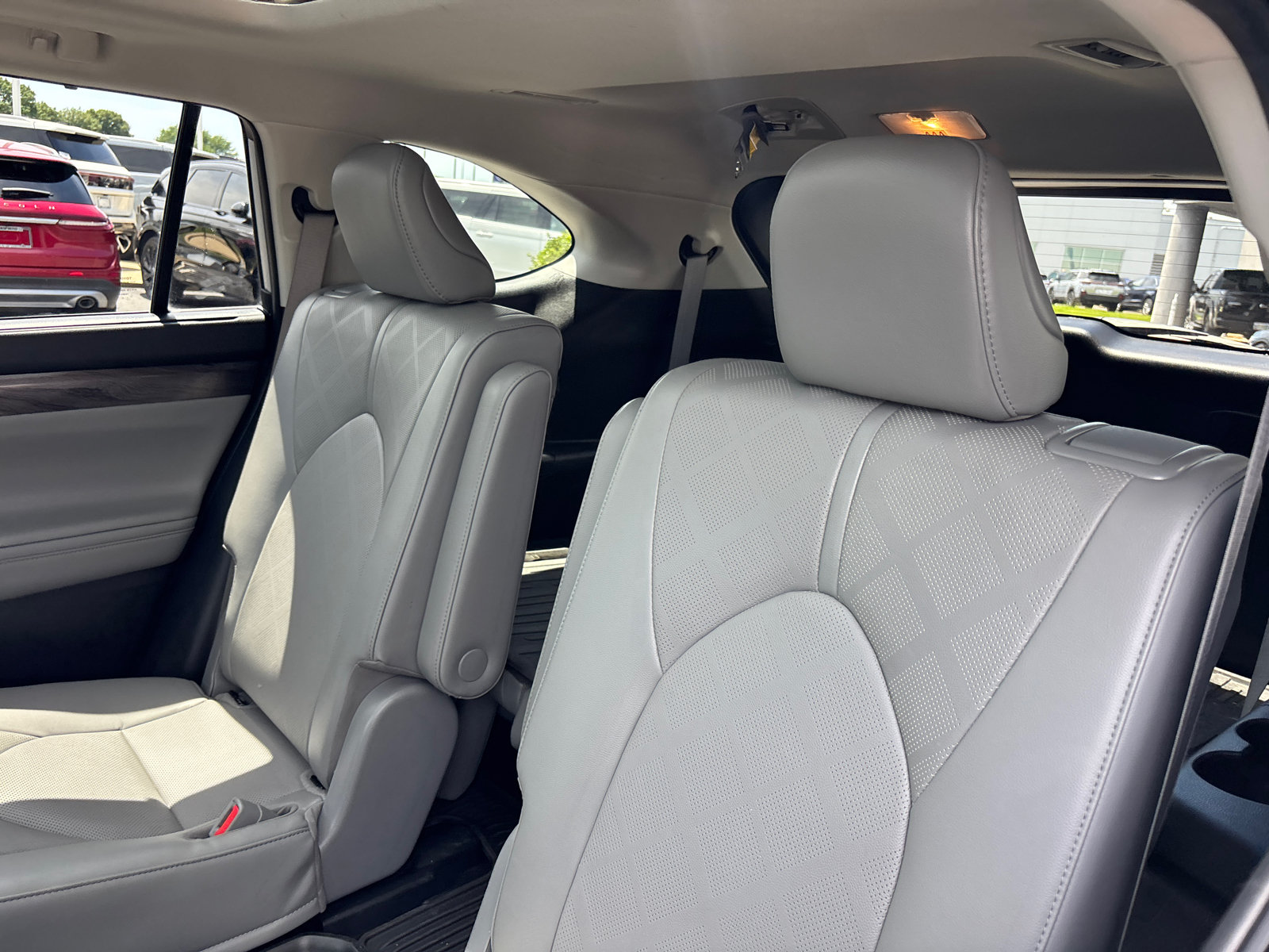 Used 2023 Toyota Highlander Platinum AWD/4WD image 26