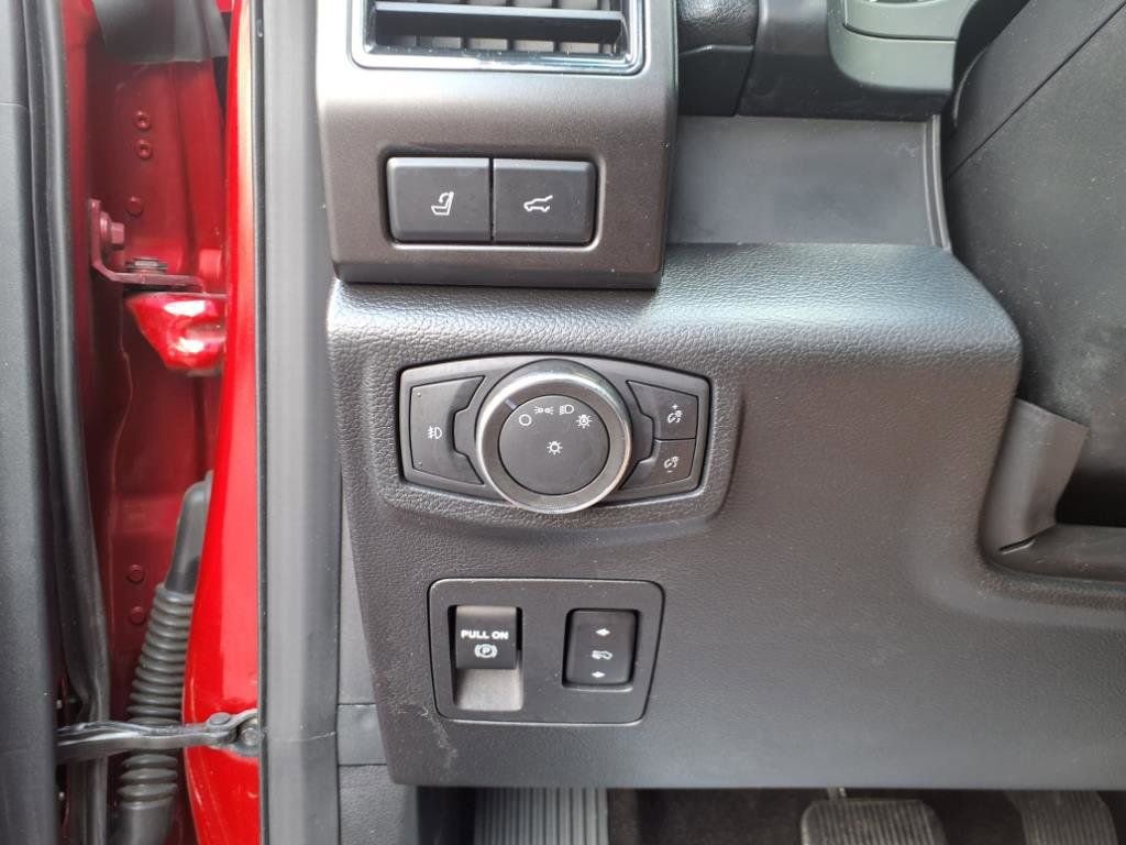 Used 2021 Ford Expedition Limited image 21