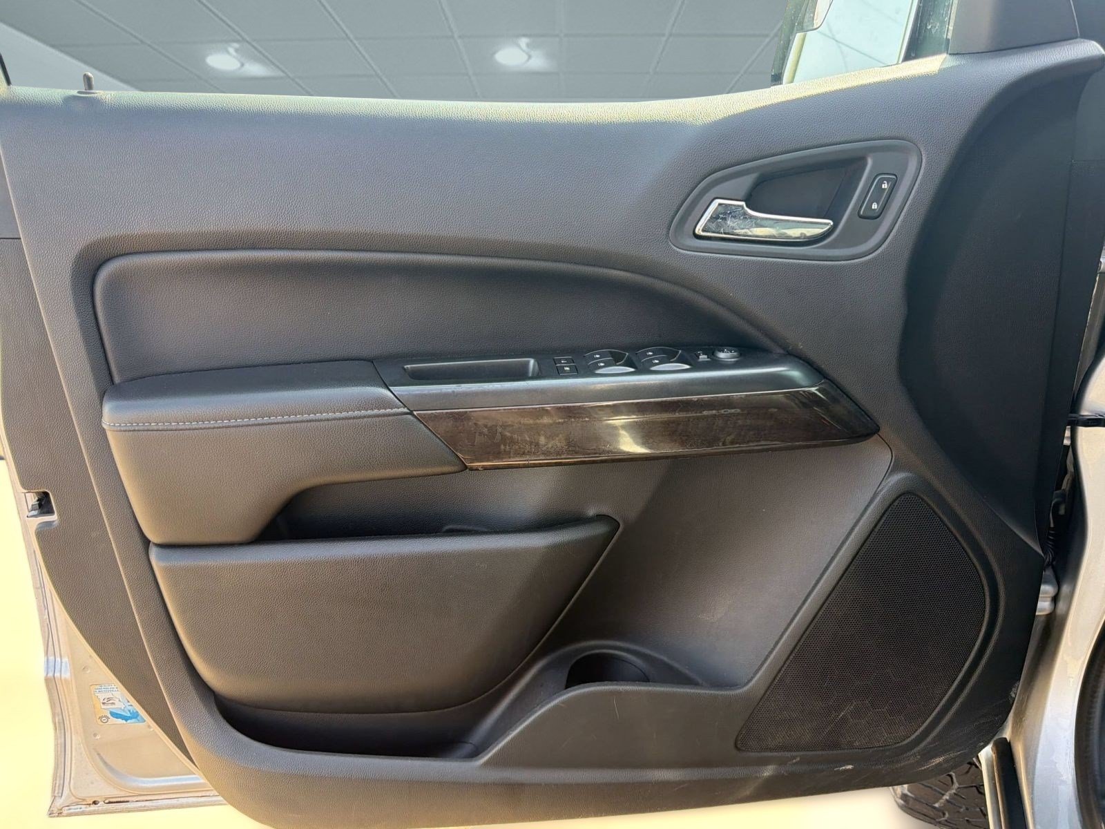 Used 2015 GMC Canyon SLT AWD/4WD image 13