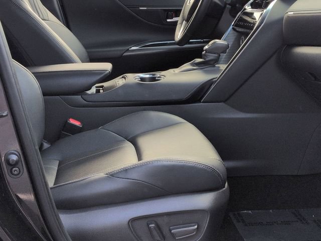 Certified 2024 Toyota Venza Limited AWD/4WD image 32