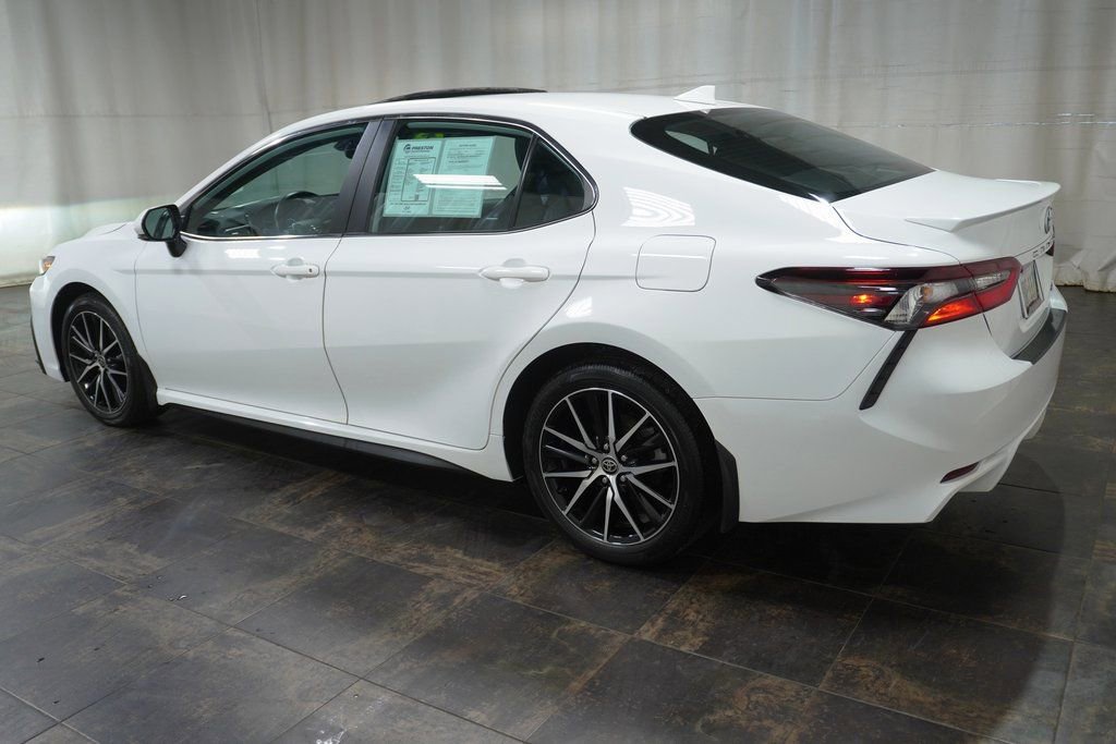 Used 2023 Toyota Camry SE w/ Convenience Package image 6
