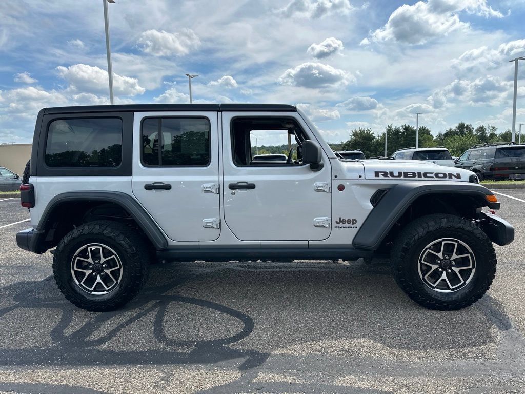 Used 2024 Jeep Wrangler Unlimited Rubicon AWD/4WD image 12