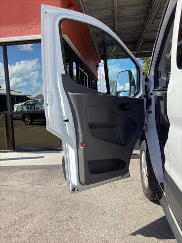 Used 2023 Ford Transit 350 XLT image 26