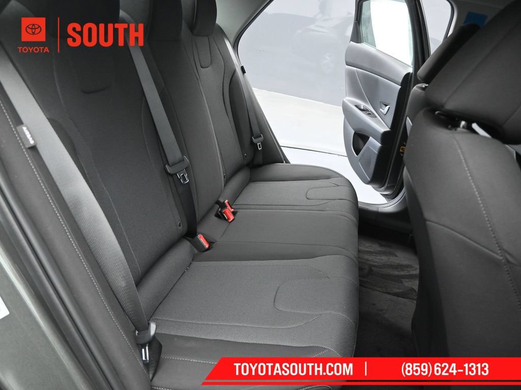 Used 2025 Hyundai Elantra SE FWD image 25