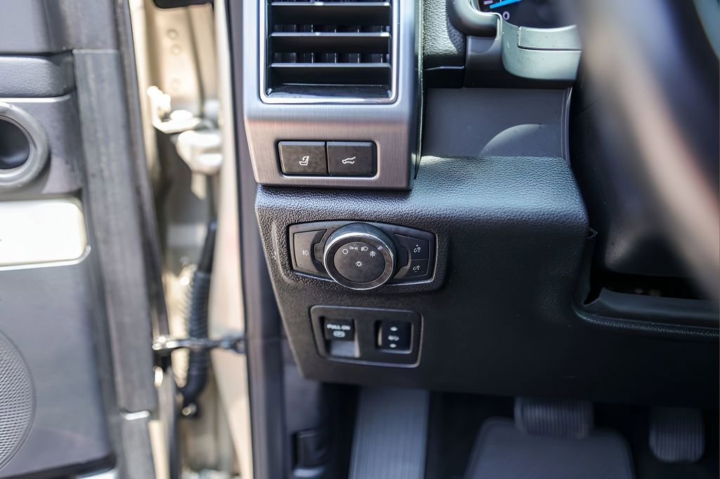 Used 2018 Ford Expedition Platinum RWD image 15