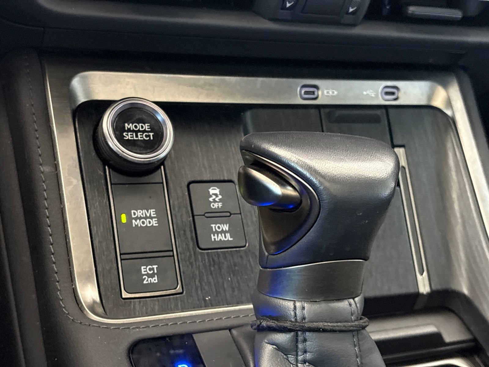 Used 2024 Lexus GX 550 w/ Accessory Package (2T) AWD/4WD image 46