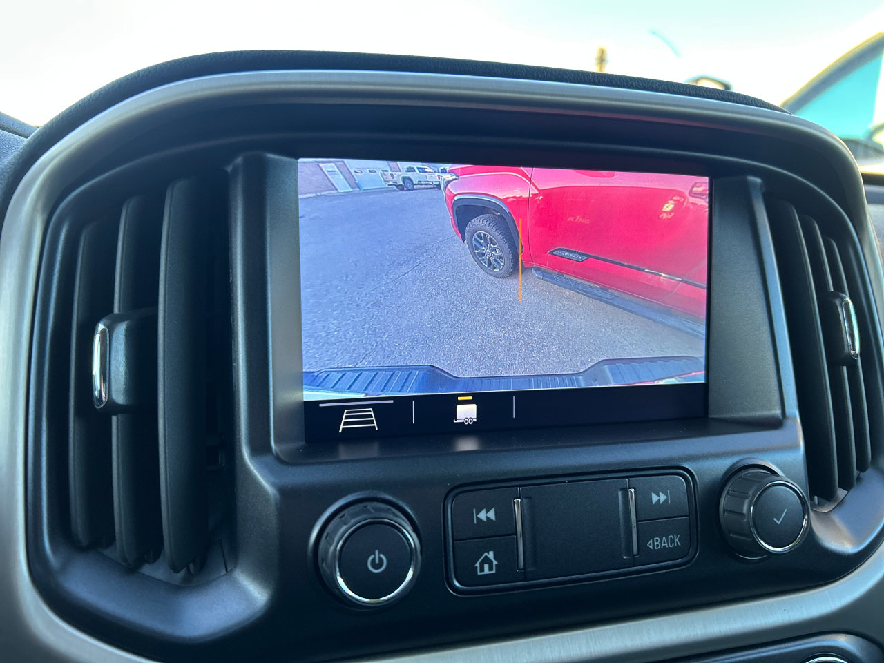 Used 2021 GMC Canyon Denali image 10