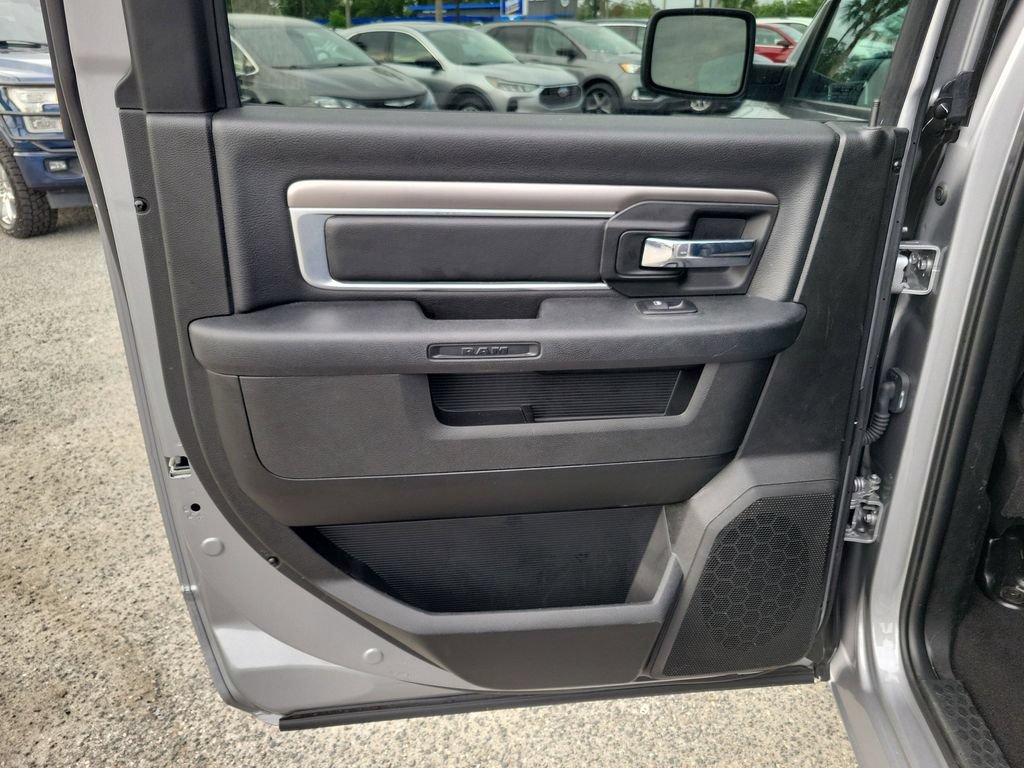 Used 2024 RAM 1500 Warlock RWD image 28