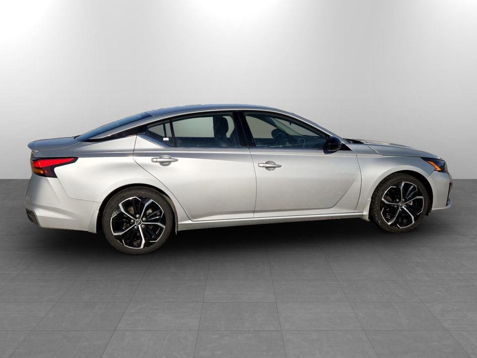 Used 2023 Nissan Altima 2.5 SR image 5