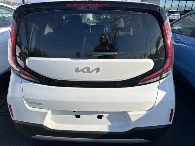 Used 2025 Kia Soul LX image 5