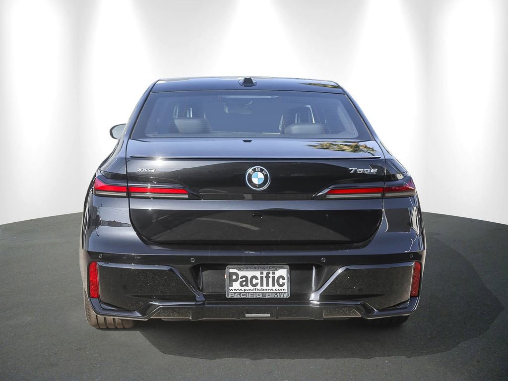New 2026 BMW 750e xDrive AWD/4WD image 5