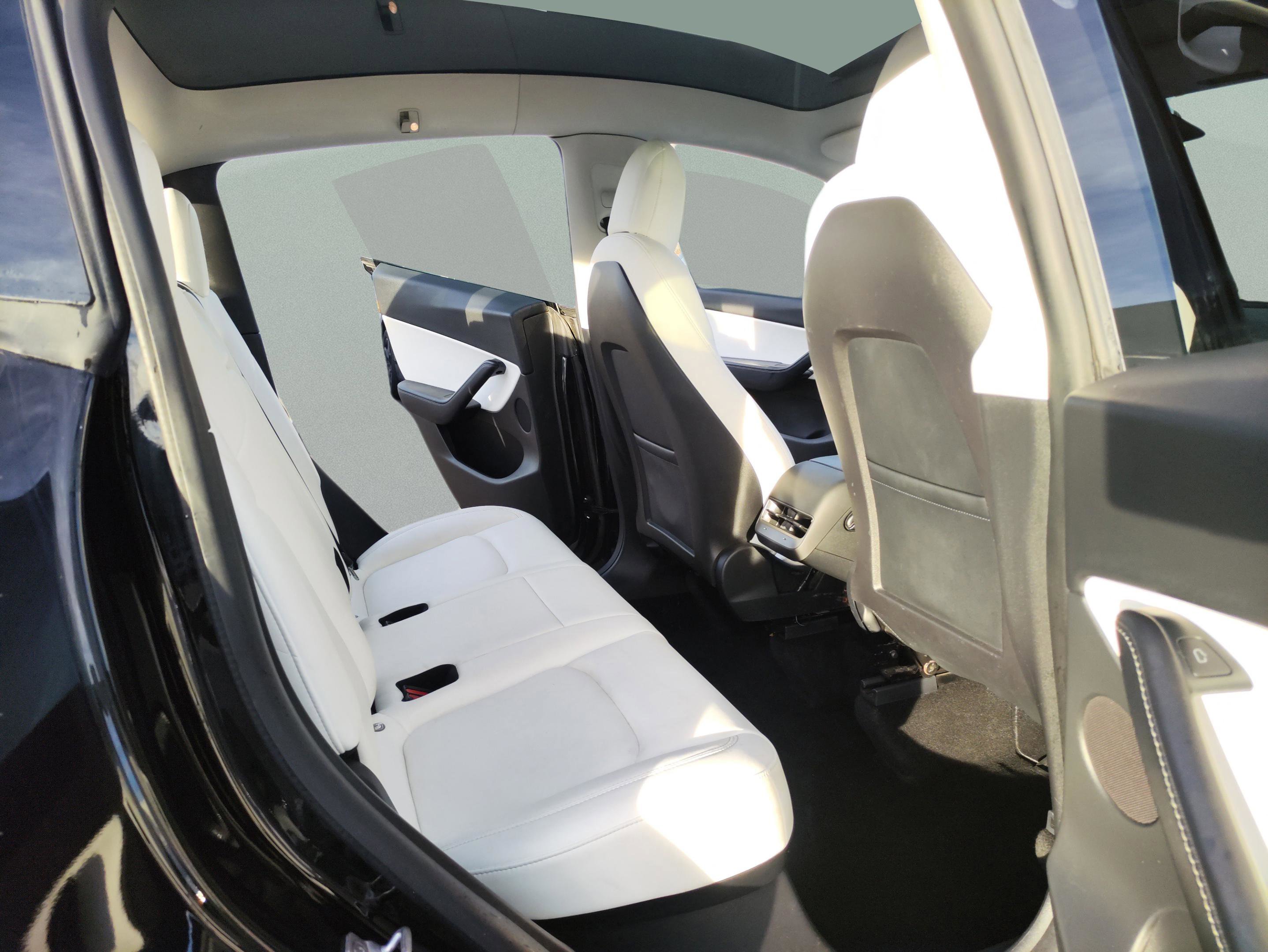 Used 2022 Tesla Model Y Performance image 10