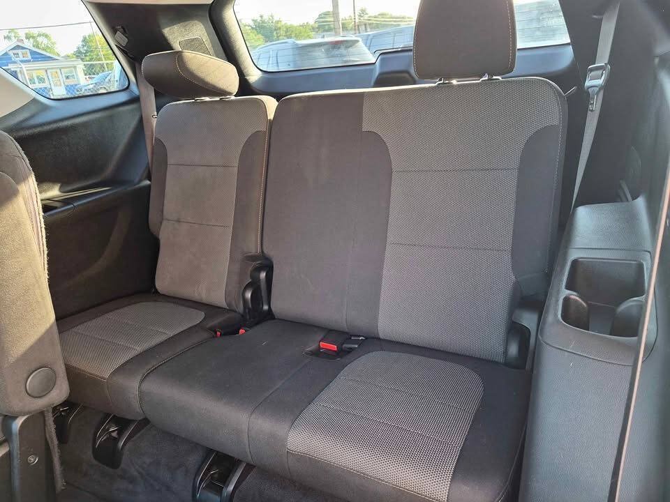 Used 2020 Chevrolet Traverse LT FWD image 17