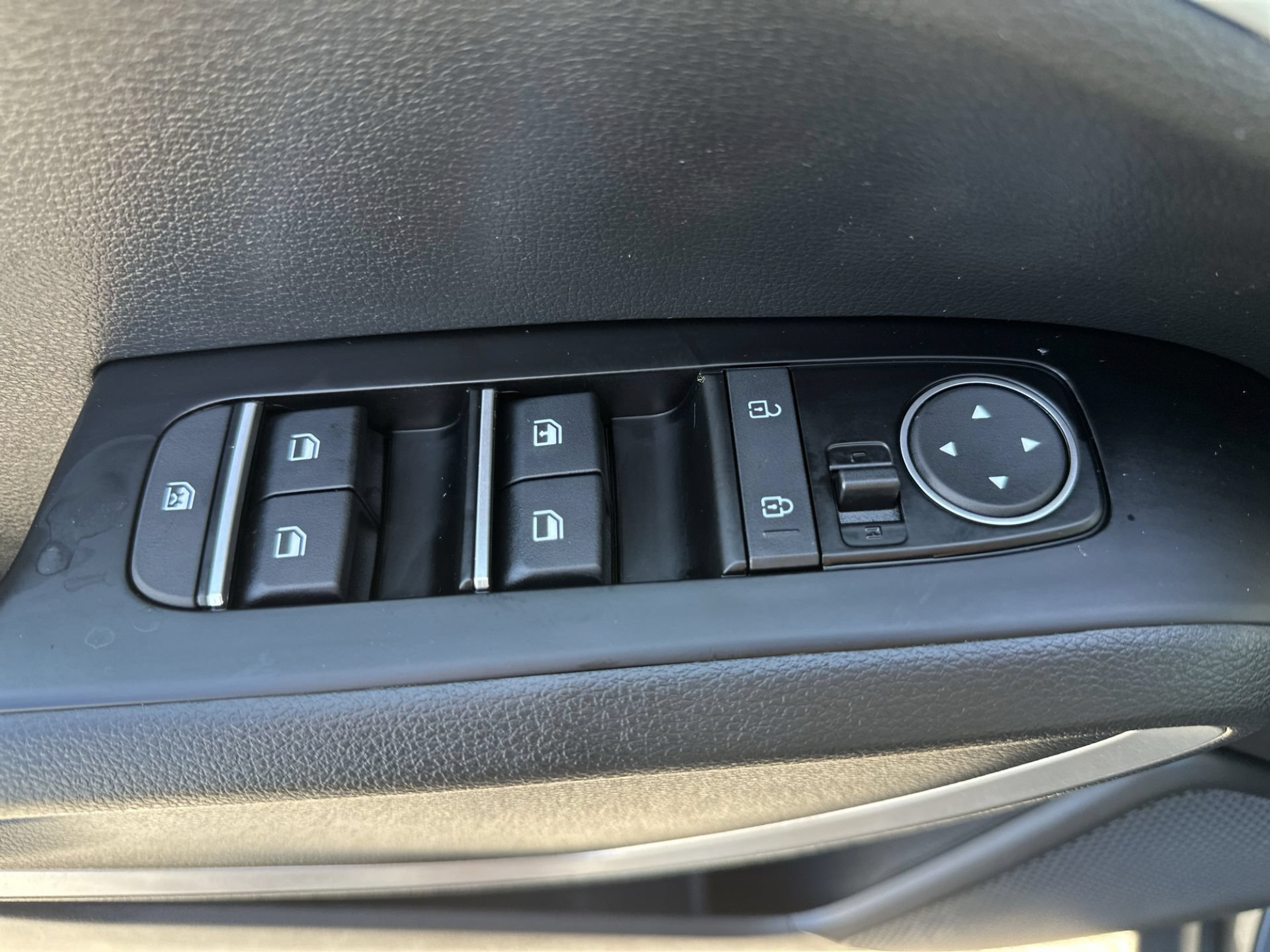 Used 2025 Kia Soul LX FWD image 15