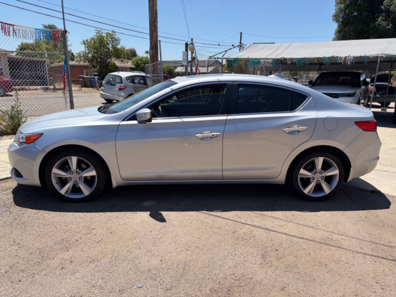 Used 2013 Acura ILX w/ Premium Package FWD image 2