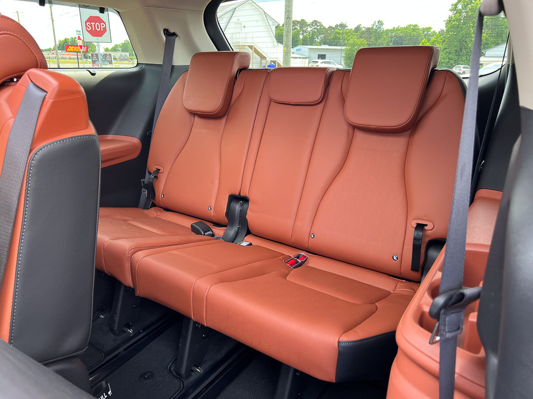 Used 2026 Kia Carnival SX w/ SX Dark Edition Package FWD image 28