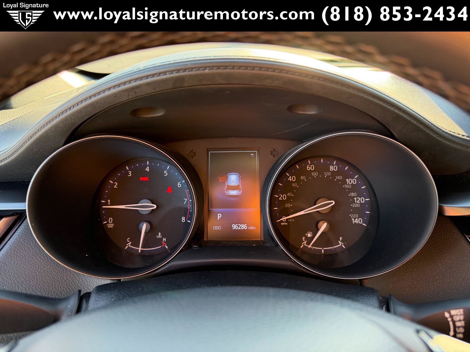 Used 2018 Toyota C-HR XLE FWD image 23