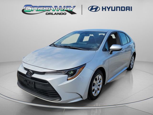 Used 2024 Toyota Corolla LE FWD image 2