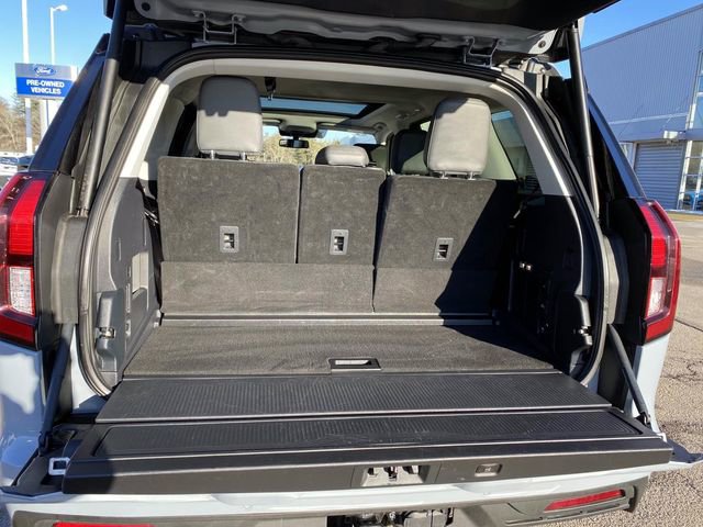 Used 2025 Ford Expedition Active image 5