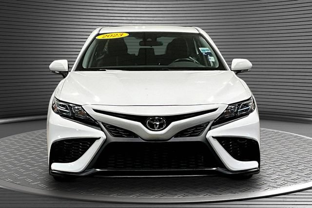 Used 2023 Toyota Camry SE FWD image 2