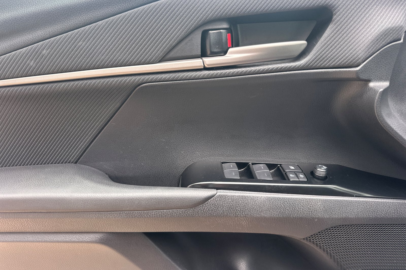Certified 2025 Toyota Camry SE FWD image 13