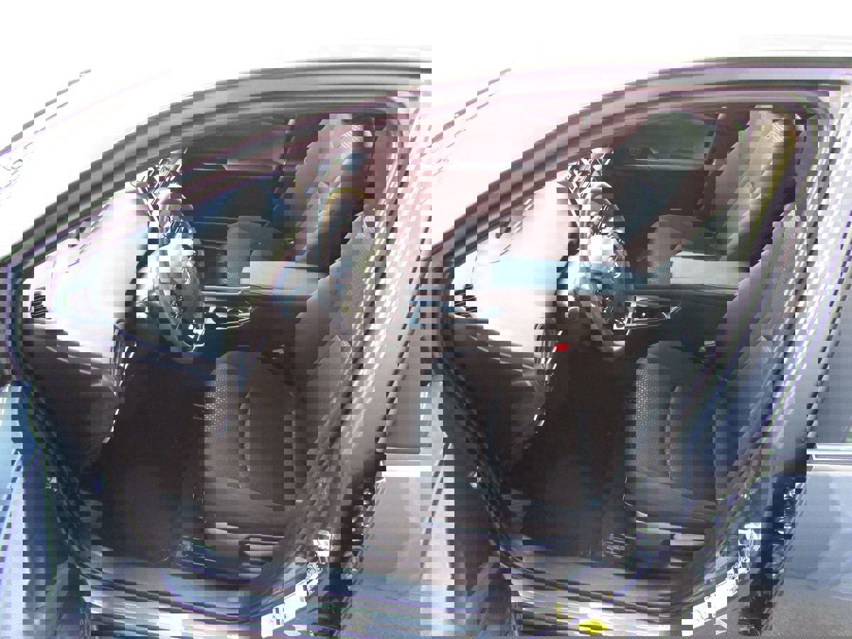 Used 2022 Toyota Prius LE image 4