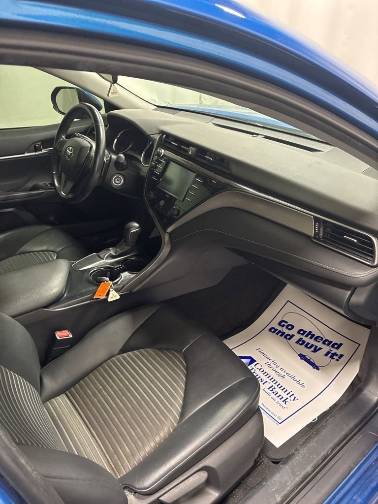 Used 2020 Toyota Camry SE FWD image 29