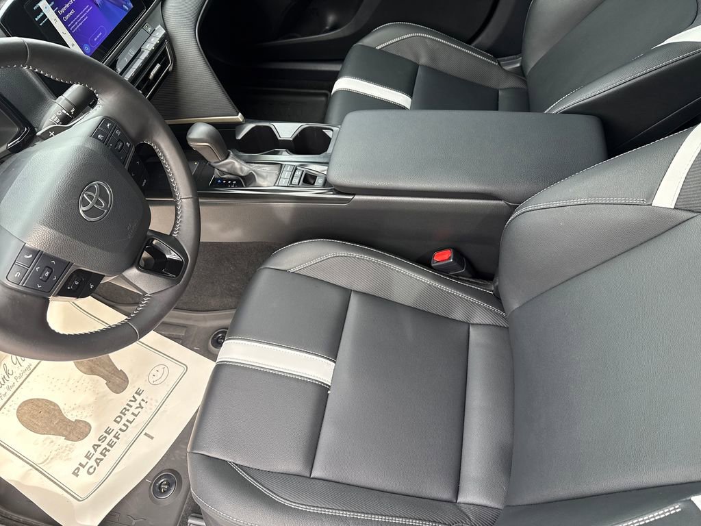 Used 2025 Toyota Camry SE image 24