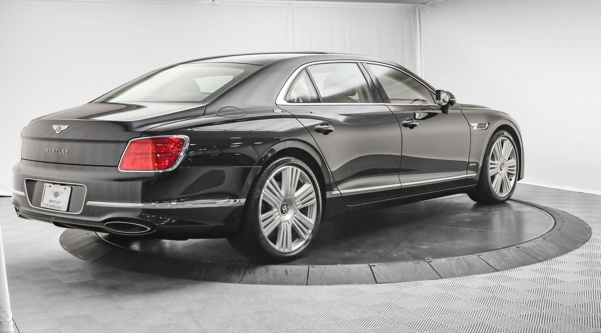 New 2026 Bentley Flying Spur Plug-In Hybrid image 13