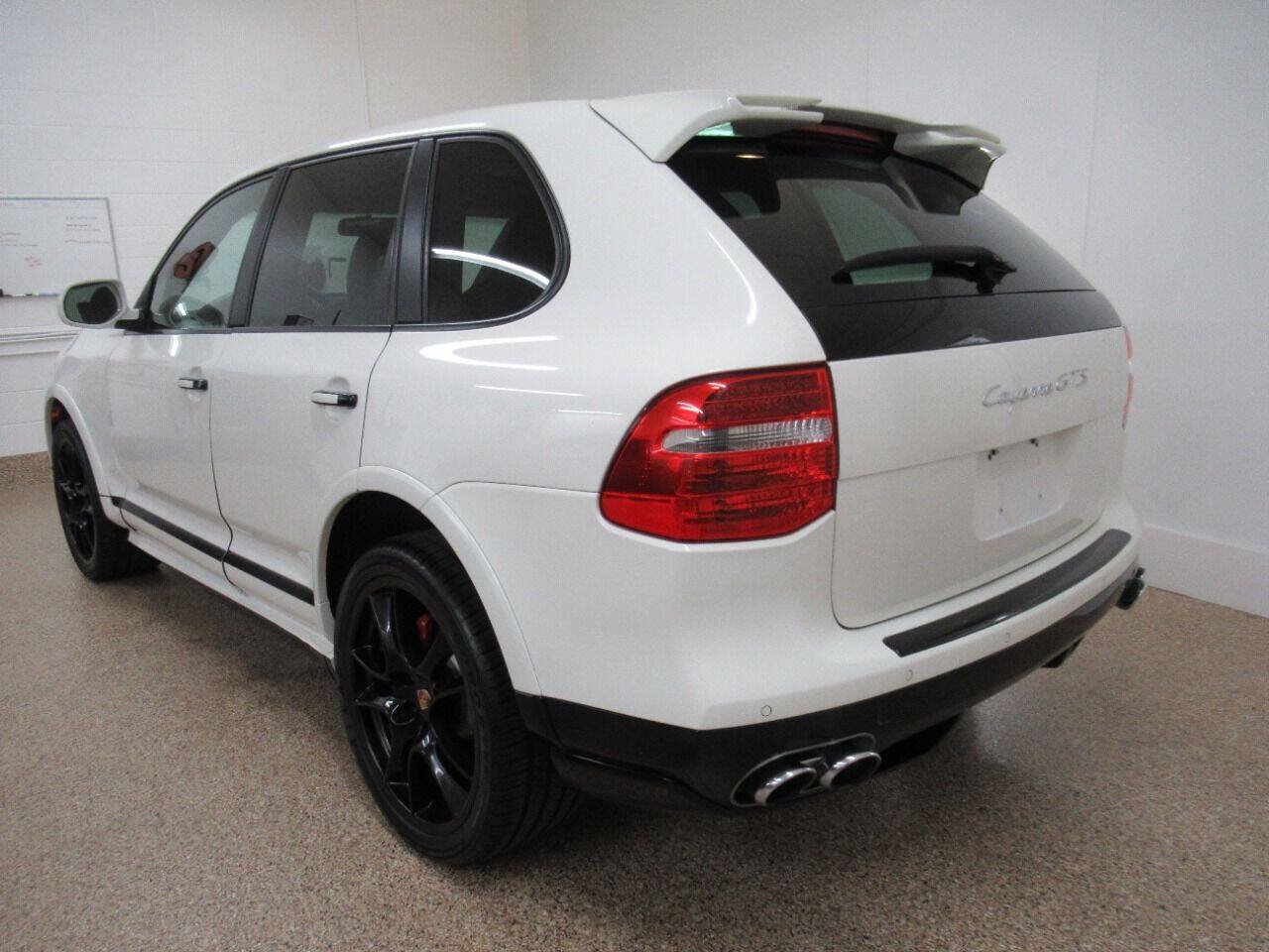 Used 2010 Porsche Cayenne GTS AWD/4WD image 3