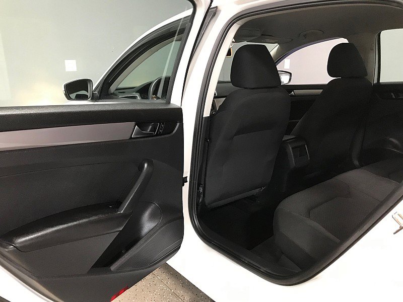 Used 2015 Volkswagen Passat 1.8T Limited Edition image 15