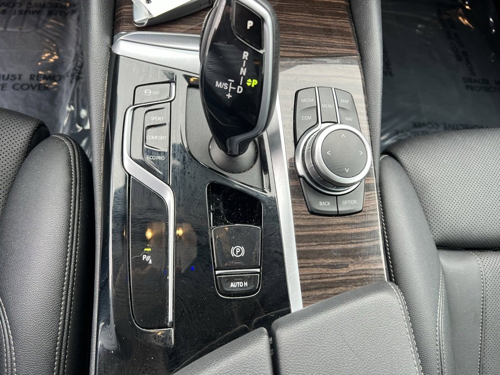 Used 2022 BMW 540i xDrive w/ Premium Package image 16