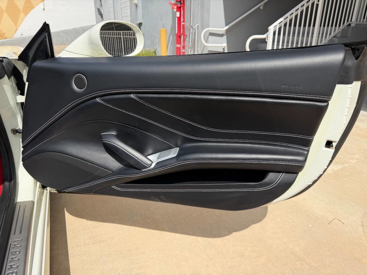 Used 2015 Ferrari California T RWD image 19