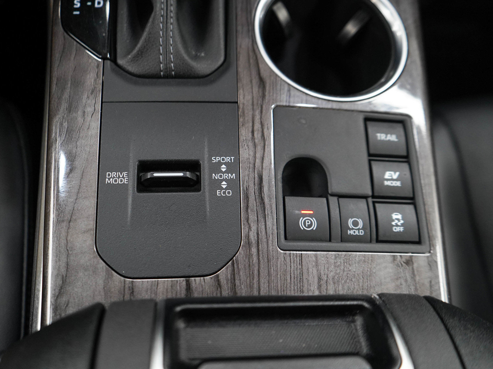 Used 2025 Toyota Highlander Platinum AWD/4WD image 24