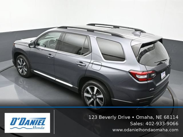 Used 2024 Honda Pilot Touring image 15