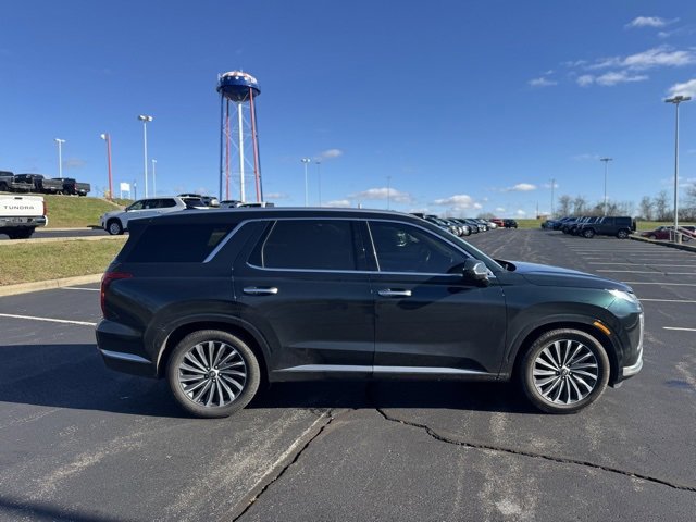 Used 2023 Hyundai Palisade Calligraphy image 2