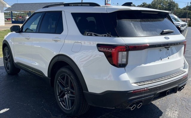 New 2025 Ford Explorer ST image 6