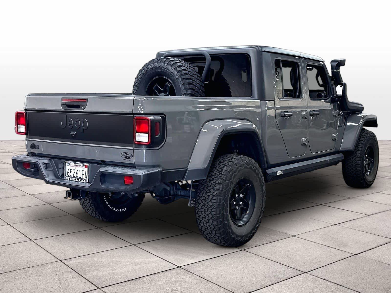 Used 2021 Jeep Gladiator Sport AWD/4WD image 16
