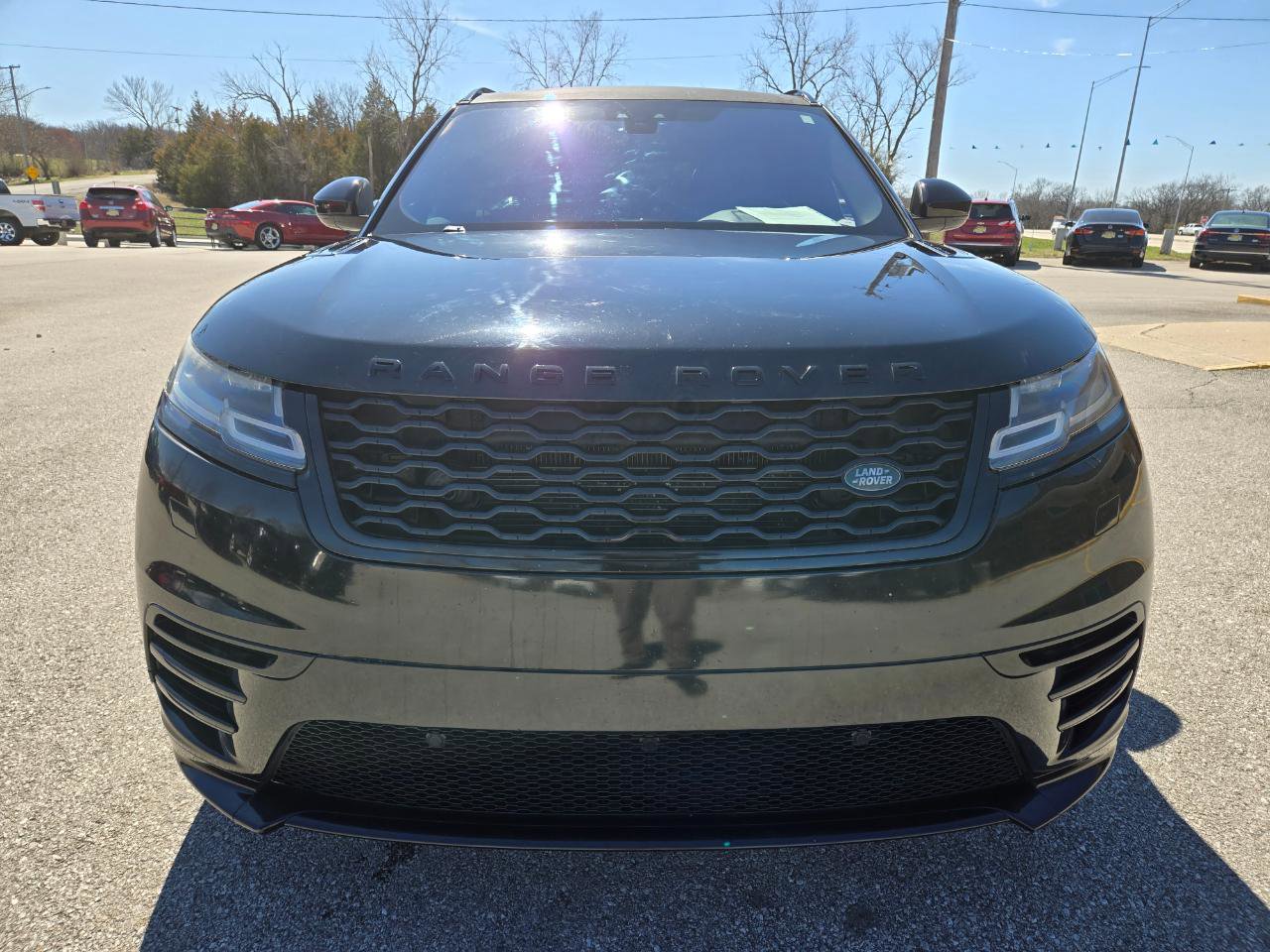 Used 2018 Land Rover Range Rover Velar R-Dynamic SE image 2