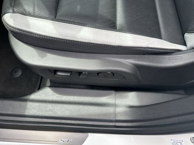Used 2024 Buick Envision Sport Touring AWD/4WD image 14