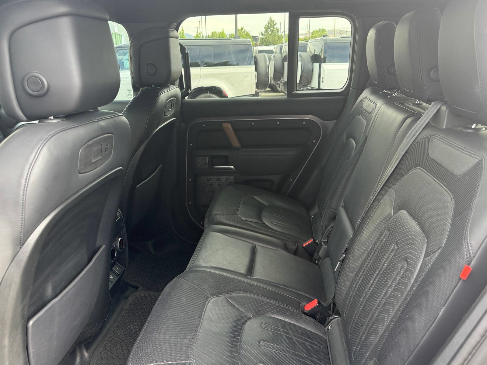 Used 2022 Land Rover Defender 110 X-Dynamic HSE AWD/4WD image 19