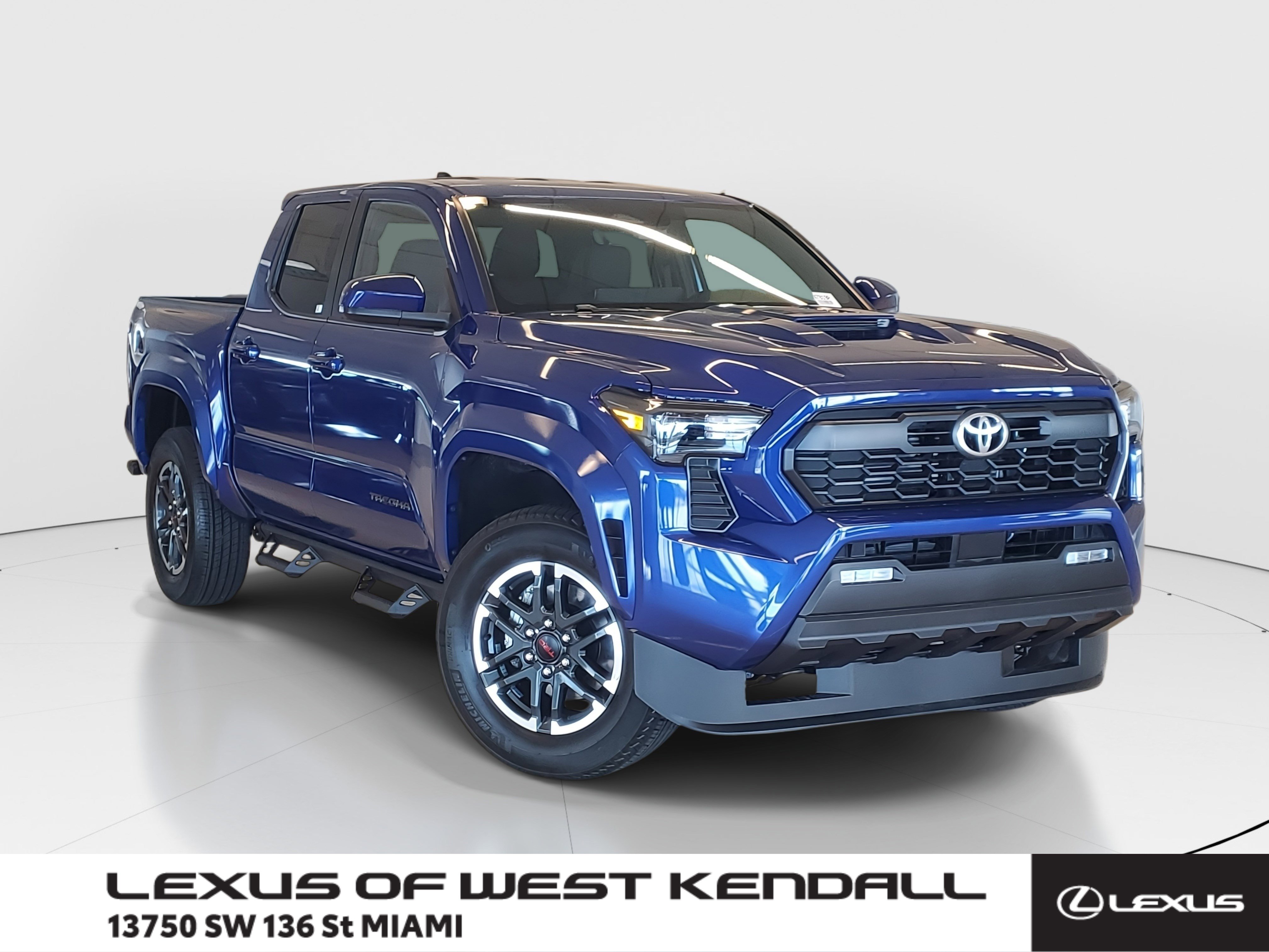 Used 2025 Toyota Tacoma TRD Sport image 1