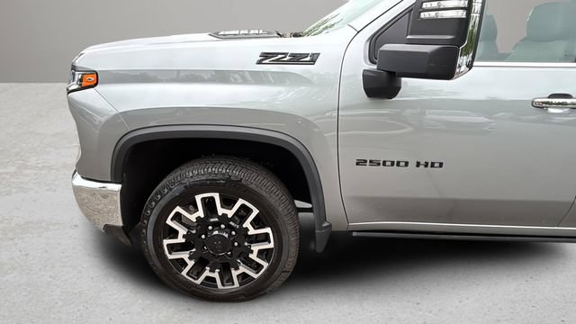 Used 2025 Chevrolet Silverado 2500 LTZ w/ LTZ Plus Package AWD/4WD image 36