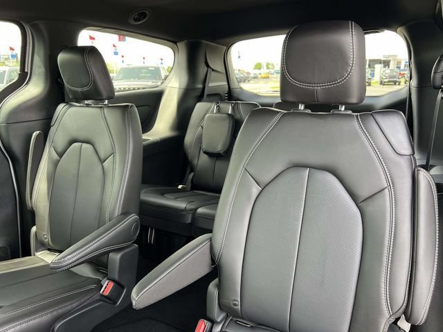 New 2026 Chrysler Voyager LX FWD image 26