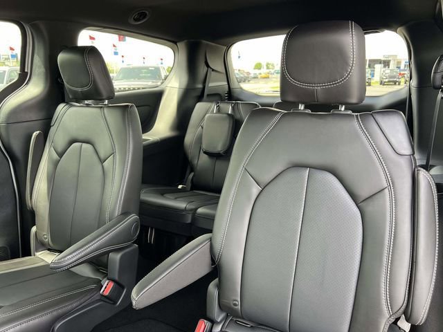 New 2026 Chrysler Voyager LX FWD image 26