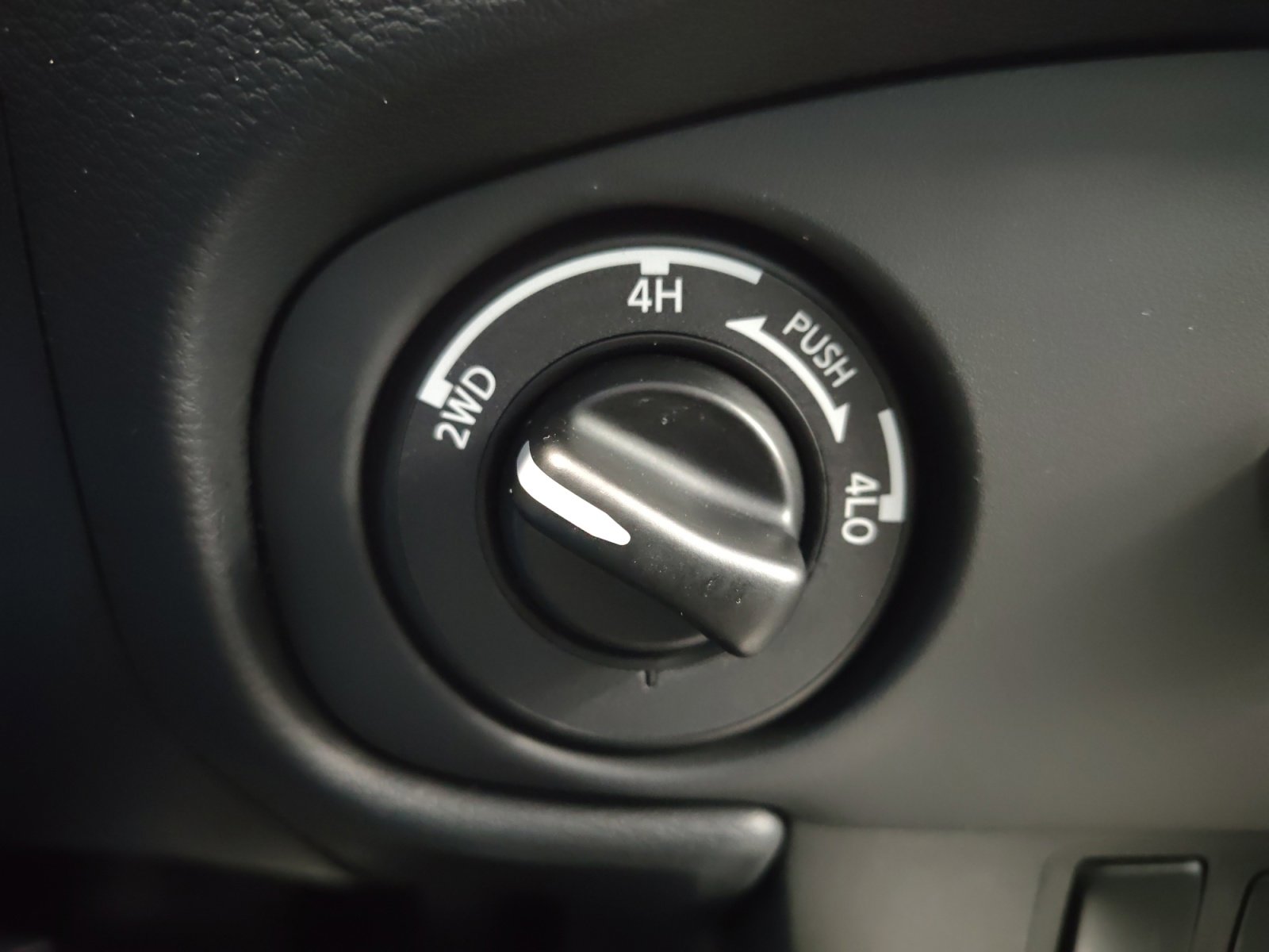 Certified 2024 Nissan Frontier S image 3